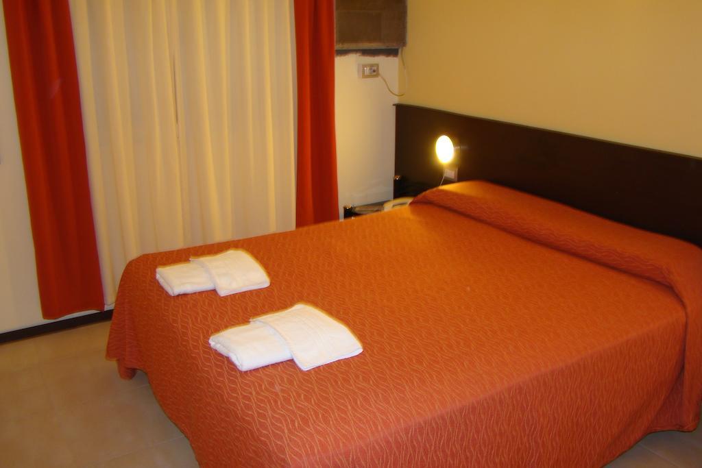 Hotel Temu Villa Carlos Paz Quarto foto